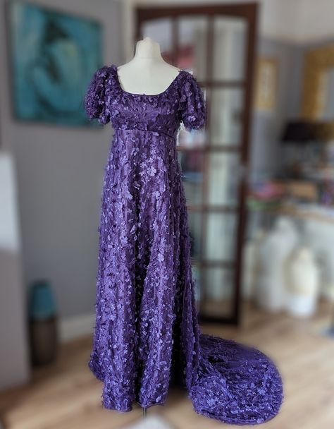 Bridgerton Dress Bridgerton Regency Purple Regency Dress - Etsy Bridgerton Gown, 1820s Dress, Lady Bridgerton, Bridgerton Dress, Regency Purple, Belle Costume, Regency Gown, Regency Era Fashion, Daphne Dress