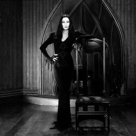 The Internet Is Freaking Out Over A Photo Of Christina Ricci Dressed As Morticia Addams - NYLON Addams Family Film, Morticia Adams, Morticia And Gomez Addams, Gomez Addams, Anjelica Huston, Morticia Addams, Adams Family, Low Cut Dresses, Halloween Inspo