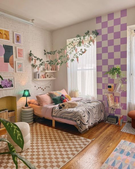 Maitri | NYC 📍 (@honeyidressedthepug) • Instagram photos and videos Aesthetic Bedroom Inspo, Retro Aesthetic Room, Pastel Aesthetic Room, Small Studio Apartment Decorating, Aesthetic Bedroom Ideas, Monday Mood, Purple Rooms, Bedroom Wall Paint, Pastel Room