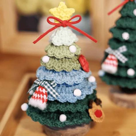 Christmas Tree Crochet Pattern - Eryhana Crochet Family Crochet Christmas Trees Free, Crochet Christmas Ornaments Free Pattern, Crochet Family, Free Crochet Christmas, Crochet Christmas Garland, Crochet Christmas Trees Pattern, Crochet Christmas Ornaments Free, Crochet Ornament Patterns, Christmas Crochet Patterns Free