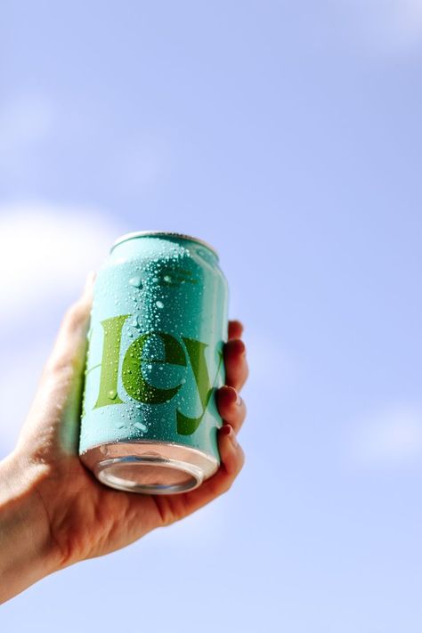 Cans Photography Drink, Can Beverage Photography, Birdnest Drink Photography, Beverages Photography Ideas, Beverage Photography Ideas Outdoor, Lifestyle Beverage Photography, Drink Can Product Photography, Creative Drink Photography, Beverage Can Photography