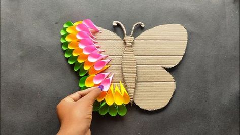 Butterfly Wall Decorations Ideas, Paper Mesh Crafts, Paper Craft On Canvas, Butterfly In Paper Craft, Card Board Decoration Ideas, Wall Decorative Ideas, Wall Decoration Craft Ideas, Art Craft Videos, Butterfly Wall Hanging Craft