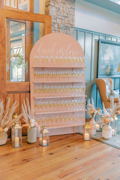 Champagne Wall Alternative, Wall Of Champagne Glasses, Arch Champagne Wall, Modern Champagne Wall, Diy Wood Champagne Wall, Champagne Shelf Display Wedding, Champagne Wall Engagement Party, Building A Champagne Wall, Table Top Champagne Wall