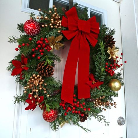 How To Make a "Gourmet" Homemade Christmas Wreath & Simple Advent Wreath Christmas Wreath Designs, Homemade Christmas Wreaths, Outdoor Christmas Diy, Deco Table Noel, Christmas Door Wreaths, Christmas Wreaths To Make, Xmas Wreaths, Easy Christmas Diy, Christmas Wreaths Diy