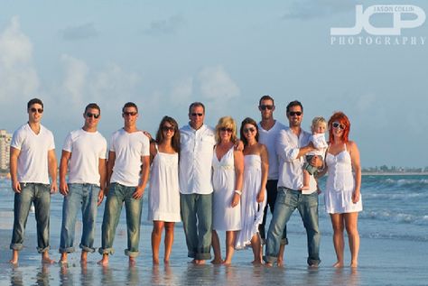 Love the denim and white Family Photo Outfits Denim And White, Denim And White Family Photoshoot, White And Denim Family Pictures, Denim And White Family Pictures, Family Beach Pictures Outfits, Family Reunion Photos, Family Beach Photos, Women Photoshoot, Aruba Vacation