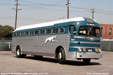 1947 GM Silversides Escuderias F1, Bus City, Greyhound Bus, Buses For Sale, Bus Line, Train Truck, Detroit Diesel, Bus Camper, Bus Conversion