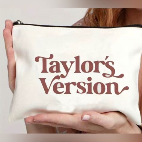 Taylor Swift Fan Made. Not Official Merchandise. Zipper Makeup Bag Very Well Made, Print On Both Sides Measurement: 6.2x8.6 Inch. Material: Canvas Item Is New Comes In The Original Packaging Taylor Swift Stickers Included! Smoke Free Home. Fast Shipping. 15 Taylor Swift, Taylor Swift Makeup, Taylor Swift Enchanted, Taylor Swift Christmas, Taylor Swift Merchandise, Concert Bags, Kids Market, Summer Taylor, Backpack Free
