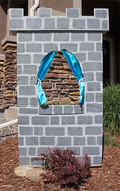 A fun decoration that doubles as a photo op. I'd skip the curtains for a knights party. I like that they placed it in front of a stone area. Castle Theme Birthday Party Decorations, Knight Party Games, Decorate Closet, Fantasy Classroom, Princess And Dragon, Knights Party, Rapunzel's Tower, Knight Birthday Party, Puppet Stage