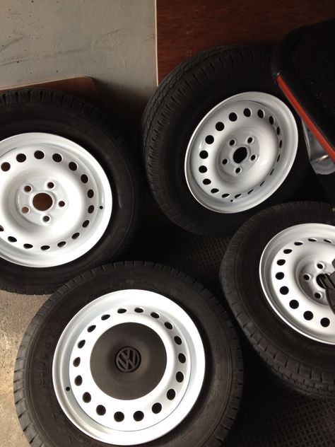 T4 steels in white - VW T4 Forum - VW T5 Forum Vw T4 Wheels, Vw Transporter Van, Best Car Interior, Volkswagen T4, Transporter Van, Car Rims, Ford Ka, Golf 4, Rat Bike