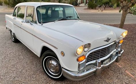 This 1972 Checker Marathon is in great condition and it has a 350 V8 and no rust. The seller is asking $7,500. Have any of you owned a Checker?  #Checker Checker Marathon, Jump Seats, Best Barns, Top Luxury Cars, Hands In The Air, Going Out Of Business, Barn Finds, Right Time, Water Pumps