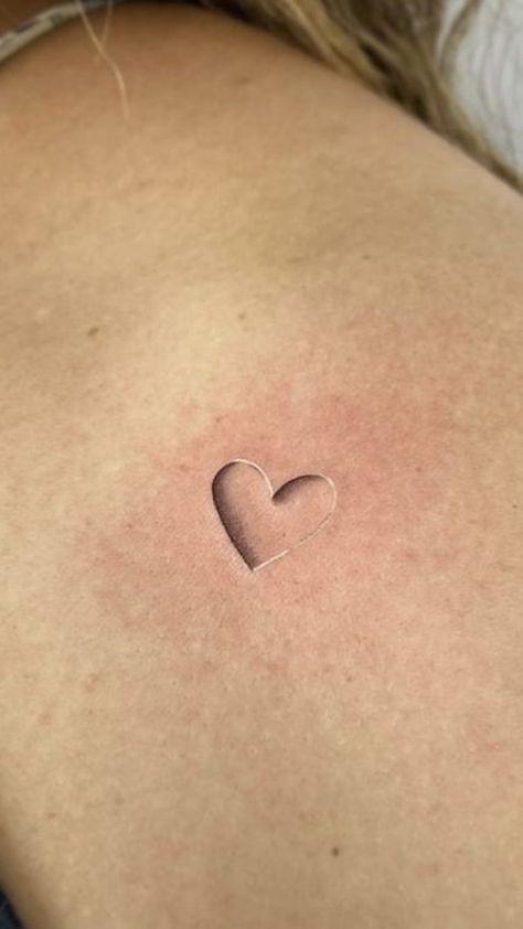 3D Minimal Heart Tattoo #tattoo #hearttattoo #simpletattoo #minimal Tattoo #3dtattoo #femaletattoo #tattooideas #tattoomoodboard 3d Tattoos, Minimal Heart Tattoo, 3d Minimal, Tatoo Neck, Simple Heart Tattoos, Red Tattoos, Heart Tattoo Designs, 3d Tattoo, 3d Heart