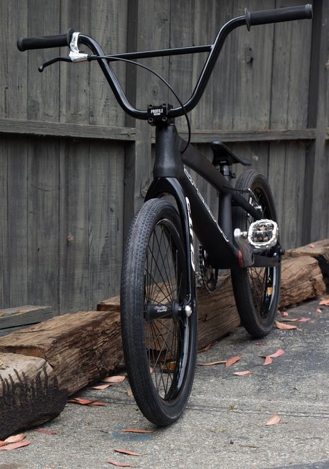 The folks at Speedco just stepped it up times with the release of their new carbon frame called the Velox! The stealth black frame looks mean, clean and fast Bmx Wheels, Bmx Bandits, Sepeda Bmx, Bmx Pro, Bmx Cycles, Gt Bmx, Bmx Frames, Bmx Street, Vintage Bmx Bikes