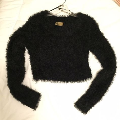 Fluffy Sweater Outfit Aesthetic, Black Fluffy Sweater Outfit, Fluffy Shirt Outfit, Fur Sweater Outfit, Fluffy Sweater Outfit, Fur Sweater, Fluffy Sweater, Sweater Outfit, Fits Clothes