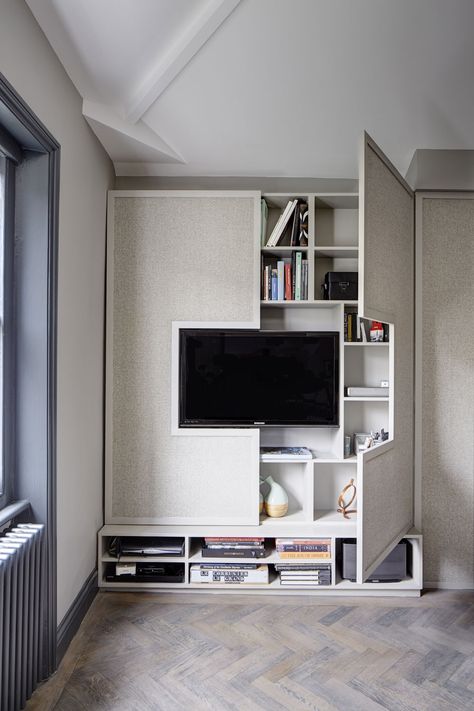 London Loft Apartment-Sigmar-09-1 Kindesign Tv In Small Space, Pull Down Tv, Små Rum Lidt Plads, Design Ložnic, Diy Bedroom Storage, Sala Tv, Interior Design Per La Casa, Bilik Tidur, Diy Casa