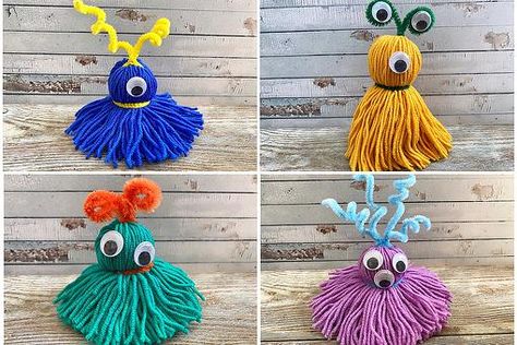 Yarn Monsters, Halloween Yarn, Friendly Monster, Halloween Craft Kits, Yarn Crafts For Kids, Monster Craft, Hallowen Ideas, Monster Crafts, Crochet Mobile