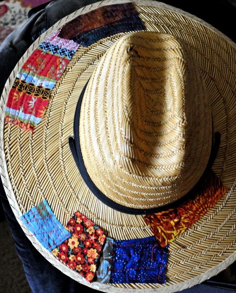 Patchwork, Couture, Straw Hat Diy, Straw Hat Crafts, Mending Clothes, Clothing Upcycle, Painted Hats, Visible Mending, Hat Embroidery