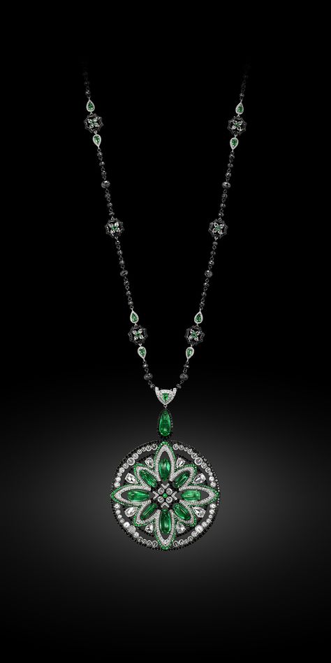 Black Diamond Pendant Necklace, Black Diamond Pendant, Verde Smeraldo, Pendant Diamond, Emerald Necklace, Deco Jewelry, Emerald Jewelry, Diamond Pendant Necklace, Dream Jewelry
