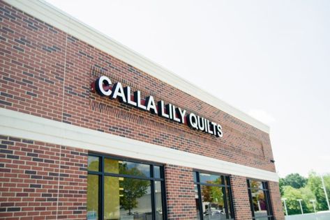 Have you explored Calla Lily Quilts yet? Take it from us, set aside <em>a lot</em> of time to get lost in all this store has to offer! Folk Wedding, Fabric Outlet, Fabric Shopping, Fabric Shops, Quilt Store, Quilt Shops, Fabric Stores, Sewing Things, Wedding Quilt