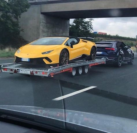 🌴Billionaire Avenues | Luxury🍾 on Instagram: “Lamborghini Urus towing a Lamborghini Huracan Performante Spyder!🤑🙏🏽 Tag someone that needs to see this!🛥🍾 Courtesy of - @adamdayi Help us…” Dream Garage, Survival Vehicle, Funny Bubbles, Luxury Boat, Lamborghini Urus, Tow Hitch, Nice Cars, Lamborghini Huracan, Futuristic Cars