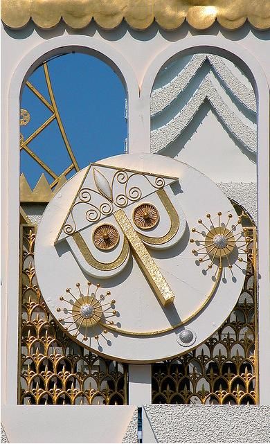 It's a Small World! This smiling face is quite possibly my favorite thing at Disneyland. 😊 Its A Small World, It’s A Small World, World Clock, It's A Small World, Disneyland Tips, Disney Rides, Parc D'attraction, World Party, Disneyland California