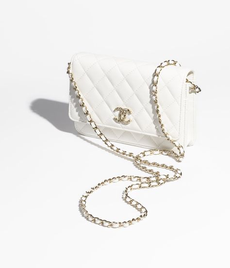 White Chanel Bag, Chanel Allure Homme Sport, Chanel Wallet On Chain, Channel Bags, Red Carpet Beauty, Chanel Watch, Mode Chanel, Jewelry Advice, Chanel Collection