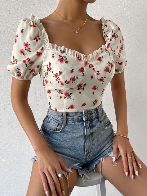 Floral Tops For Women Blouses, Sweetheart Tops Outfit, Shein Floral Top, Floral Tops Aesthetic, Cute Top Designs, Korean Tops Design, Sweetheart Top Outfit, Fancy Tops For Women Style, Flower Shirt Outfit