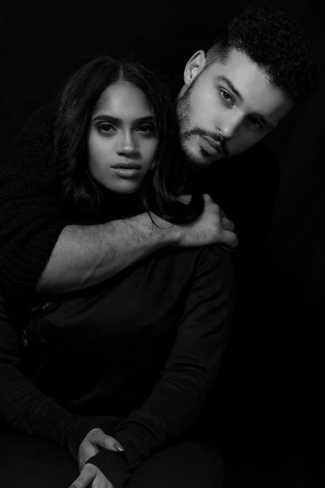 Shooting Studio, Studio Photoshoot Ideas, Studio Poses, Studio Photography Poses, Shotting Photo, Photoshoot Studio, Couple Picture Poses, Studio Photoshoot, Photo Poses For Couples