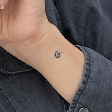 Ashley Benson Initial Wrist Tattoo | Steal Her Style Ashley Benson, Tattoos, Wrist Tattoos, Wrist Tattoo