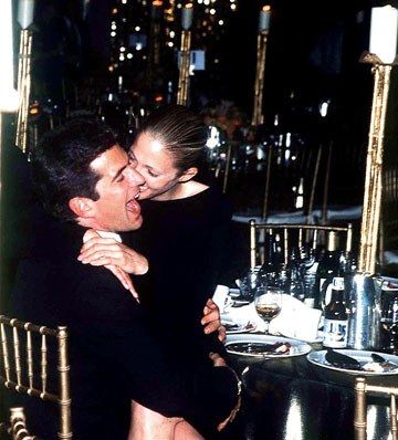 The couple have a good laugh at the Hilton in New York City, June 1996. *By John Barrett/Globe Photos, Inc.* Kate Winslet, John Junior, Edward Norton, Sofia Loren, Jfk Jr, Serge Gainsbourg, 사진 촬영 포즈, The Love Club, Foto Poses