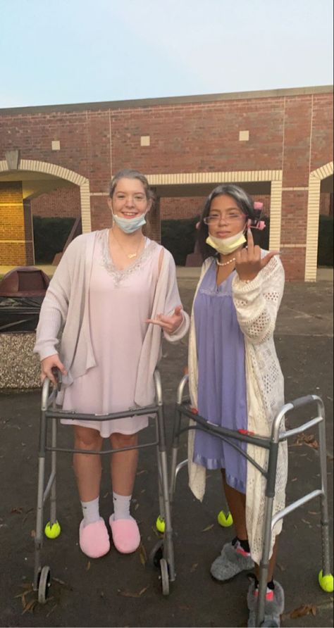 Dressing Up As Grandma, Grandma Day Spirit Week, Grandma Spirit Week, Grandma Fancy Dress, Cute Old Lady Costume, Old People Clothes Outfits, Old Lady Spirit Week, Old People Spirit Day, Spirit Week Old People Day