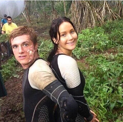 Peta Hunger Games Josh Hutcherson, Peta And Katniss, Jenifer Lawrens, Josh And Jennifer, Sean Anderson, Game Bts, Tribute Von Panem, Hunger Games Cast, Maxon Schreave