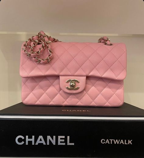 Buy the Chanel 22C Pink or Wait for the 22P Pink Flap? - PurseBop Chanel Classic Small, Chanel Handbags Classic, Chanel Boutique, Chanel Pink, Birkin 25, Pink Chanel, Perfect Pink, Chanel Classic Flap, Classic Flap