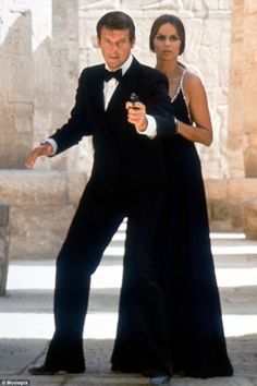 Every Bond Girl, From the Least Memorable to the Most Iconic Anya Amasova, James Bond Dresses, Bond Girl Outfits, James Bond Theme Party, James Bond Outfits, Bond Outfits, Dress Up Ideas, James Bond Women, Bond Dress