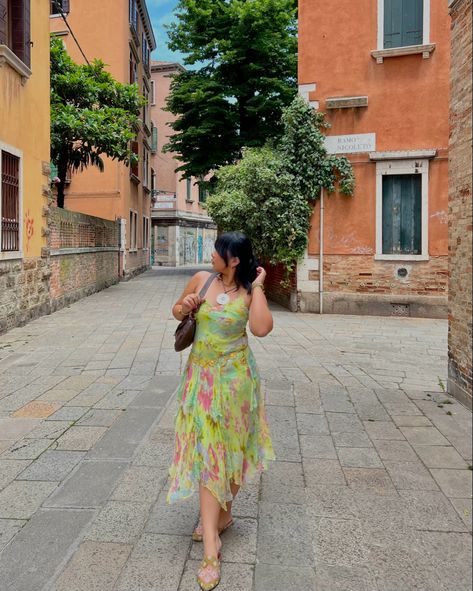 Porto, Oaxaca, Mexico, Holiday Outfits Summer Midsize, Beach Outfit Inspo Plus Size, European Summer Plus Size, Insta Photo Ideas Midsize, Italy Plus Size Outfits, Midsize Summer Aesthetic