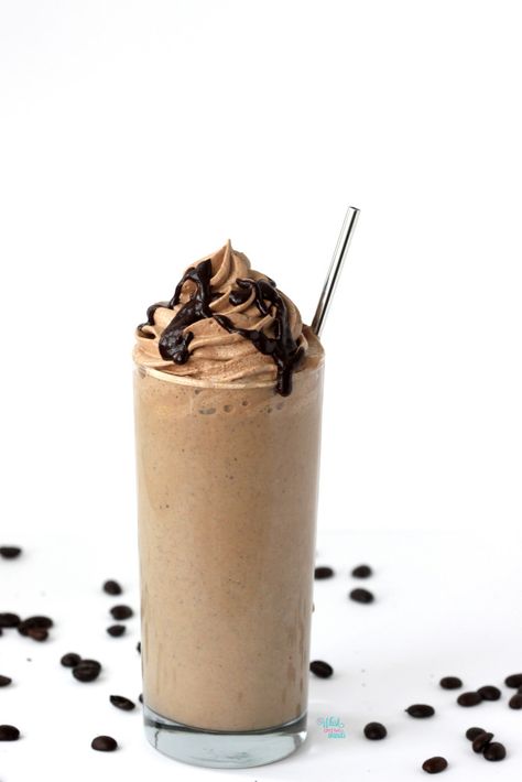 Mocha Protein Shake Chocolate Smoothies, Mocha Protein Shake, Mocha Shake, Chocolate Strawberry Smoothie, Chocolate Protein Shake, Pancakes Protein, Protein Milkshake, Peanut Butter Shake, Shakes And Smoothies