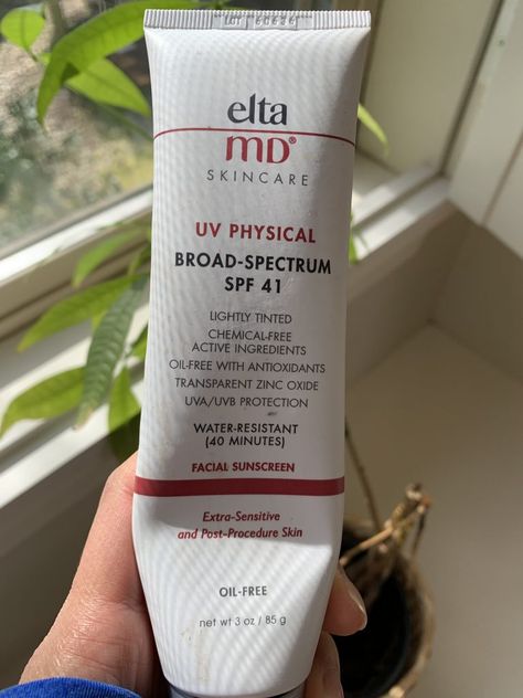 Elta MD tinted sunscreen swatches and review - Redmond Mom Elta Md Sunscreen, Elta Md, Tinted Sunscreen, Physical Sunscreen, Deep Skin Tone, Facial Sunscreen, Deep Skin, Mineral Sunscreen, Foundation Concealer