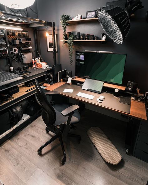 Desk Setup Workspace Inspiration, Modern Desk Setup, Desk Setup Workspace, Clean Desk Setup, Minimal Desk Setup, Minimal Desk, Mac Setup, Gaming Desk Setup, Clean Desk