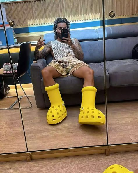 Croc Boots, Purple Crocs, Yellow Crocs, Crocs Fashion, Crocs Boots, Crocs Style, Yellow Jumpsuit, Sport Shorts Men, Yellow Boots