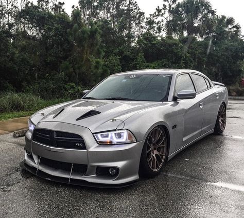 Slammed Charger sitting Nice!  👊👊 #moparchargers #chargerfam #moparfam  #k2motor #specdtuning #specd #charger #moparenvy #modernmopar #dodge #rt 2014 Charger Rt, Modded Dodge Charger, 2014 Srt8 Charger, 2013 Dodge Charger Rt, Dodge Charger Demon, Srt8 Charger, 2012 Charger, 2014 Dodge Charger Rt, 2014 Dodge Charger Srt8