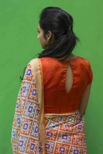 Readymade Blouse Online Shopping, Neck Patterns, Blouse Designs High Neck, Cotton Blouse Design, Cotton Saree Blouse Designs, Blouse Designs Catalogue, New Saree Blouse Designs, Sari Blouse Designs, Blouse Designs Indian