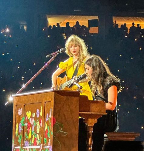 Gracie And Taylor, Taylor Swift And Gracie Abrams, Gracie Abrams Taylor Swift, Taylor Swift The Eras Tour, I M Sorry, Gracie Abrams, Live Taylor, M Sorry, Taylor Alison Swift