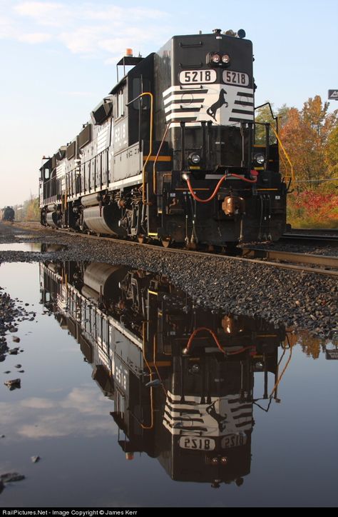 Zug, Southern Rail, Railroad Images, Railroad Art, Scenic Railroads, Railroad Pictures, Southern Railways, Norfolk Southern, Pennsylvania Railroad