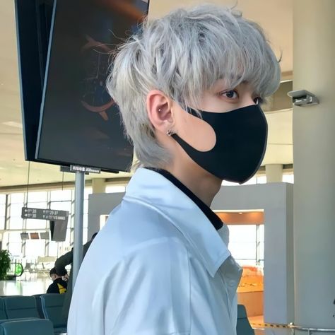 Balayage, Silver Hair Asian, Silver Hair Boy, Boys Dyed Hair, Asian Boy Haircuts, Silver Hair Men, Korean Boy Hairstyle, Silver Hair Dye, Boys Colored Hair