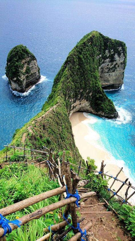 Travel to Bali, Indonesia! Here are 5 beautiful places in Bali that will give you plenty of things to do in Bali � let's do this! #Bali #Indonesia Montecassino Abbey, Bali Pics, Travel To Bali, Bali Nature, Places In Bali, Kelingking Beach, Penida Island, Things To Do In Bali, Voyage Bali