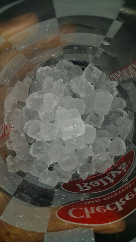 Essen, Ice In A Cup, Powdery Ice, Ice Diet, Ice Eater, Pebble Ice, Ice Eating, Ice Aesthetic, Types Of Ice