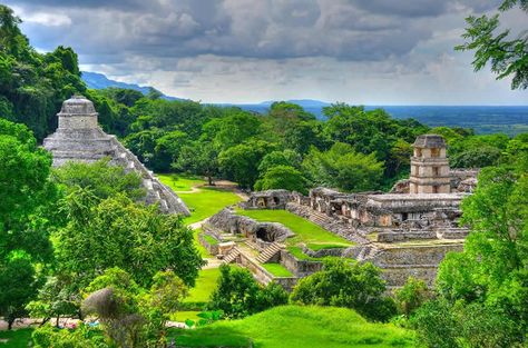 Imperdibles de Chiapas - TuriMexico Tikal, Mayan Civilization, Cancun Airport, Mayan Cities, Mexico Travel Guides, Ancient Maya, Luxury Getaway, Visit Mexico, Mayan Ruins