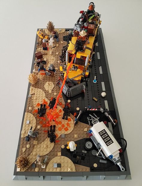 Apocalypse Desert, Lego Zombie Apocalypse, Lego Zombies, Bus School, Lego Universe, Lego Halloween, Desert Road, Lego Sculptures, Lego Star Wars Sets