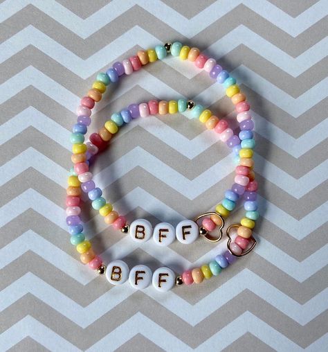 Matching Couple Bracelets, Clay Bead Necklace, Preppy Bracelets, Bff Bracelets, Gelang Manik-manik, Best Friend Bracelets, Diy Friendship Bracelets Patterns, Bead Charms Diy, Gelang Manik