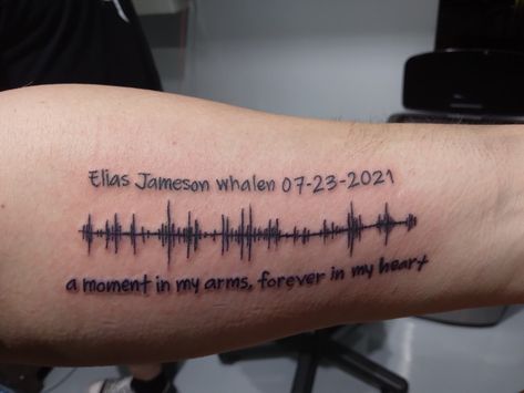 Stillborn memorial tattoo, heartbeat sound wave Sound Wave Tattoo Ideas, Heartbeat Tattoo Memorial, Marker Tattoos, Tattoo Heartbeat, Sound Wave Tattoo, Dedication Tattoos, Heartbeat Sound, Tattoo Memorial, Nova Tattoo