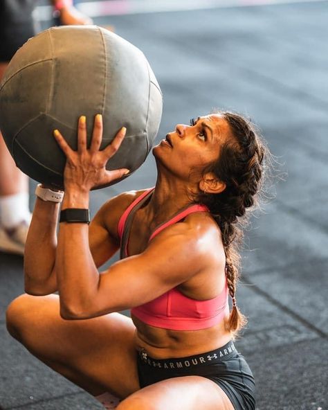 CrossFit for women: how CrossFit is improving female body image Crossfit Body Goals, Crossfit Images, Crossfit Body, Home Equipment, Crossfit Girl, Olympic Weights, Muscular Strength, Crossfit Women, Warrior Women